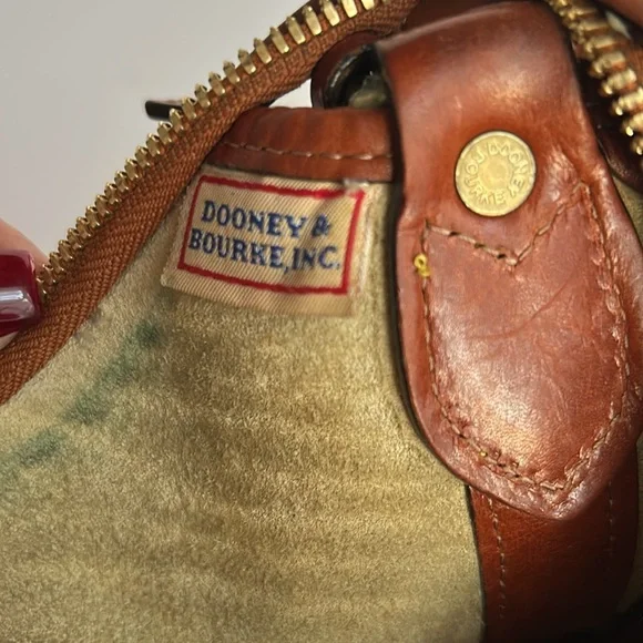 Dooney and Bourke Vintage Brown and Black Pebbled Leather Hobo Shoulder Bag
Y2k - Picture 15 of 17